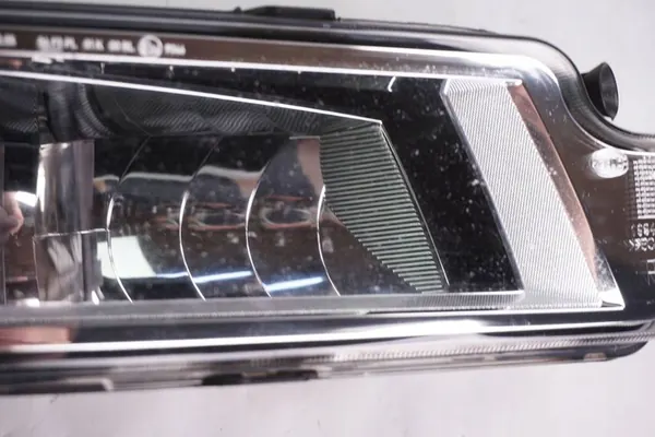 Lâmpada Halógena Direita Passat B8 3G0941662E image 3