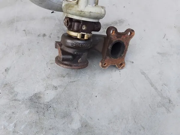 Volkswagen OE 04E145704R Turbo image 4