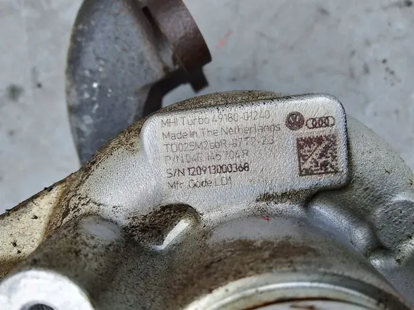 Volkswagen OE 04E145704R Turbo image 5