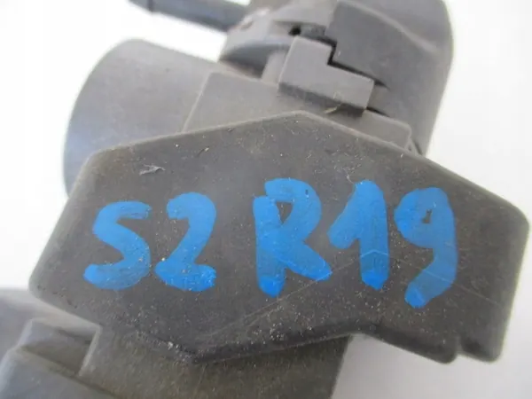 Soupape à vide Renault OE OEM 149566215R Occasion image 7