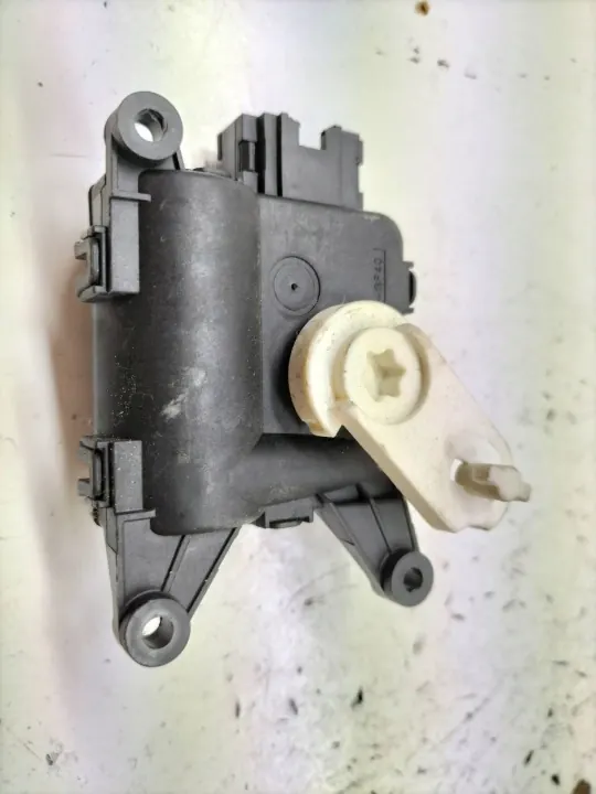 Lämmitysmoottori OEM 561907511B VW Passat B8:lle image 3