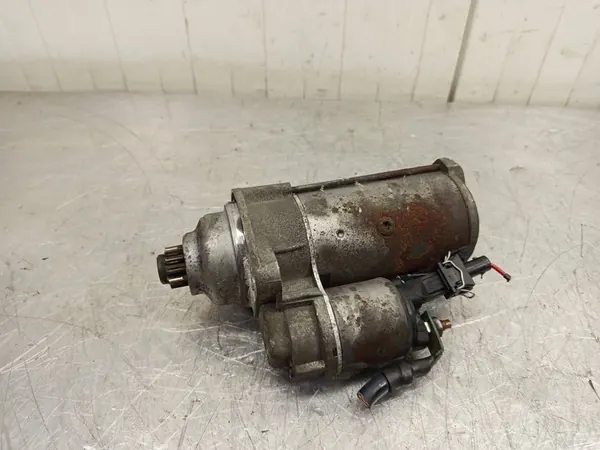 Motor de arranque Volkswagen Golf IV OE 02A911024B image 2