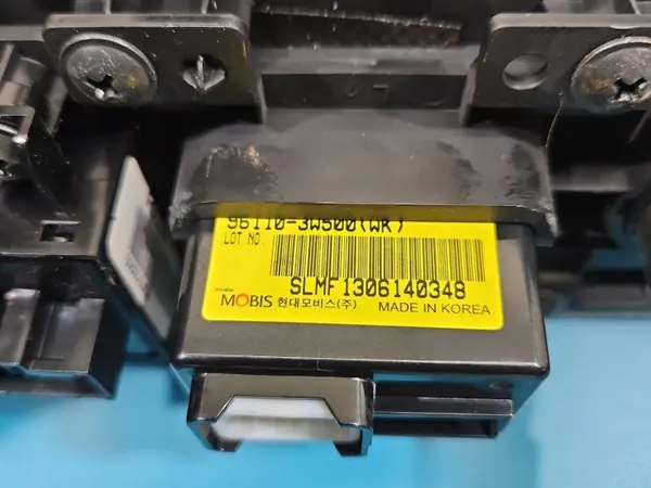Painel USB & Aquecimento Bancos OEM 84630-3U200WK image 7