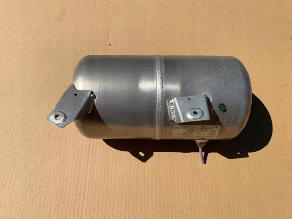 Depósito de aire OEM 4H0616203E para Audi A8 D4 - Usado image 2