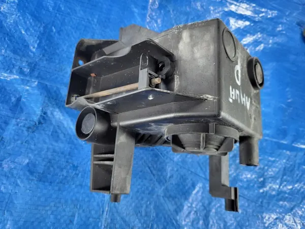 Etupuskuri oikea halogen Astra H OEM 13262000 image 4