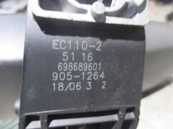 BMW OE 698689601 Etupeili 5-sarja E60/E61 image 4