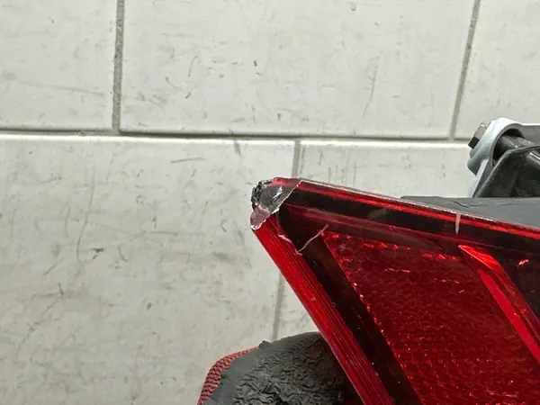 Luz trasera izquierda - Audi TT 8J 06-14 OEM 8J0945095C image 2