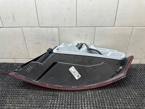 Luz trasera izquierda - Audi TT 8J 06-14 OEM 8J0945095C image 4