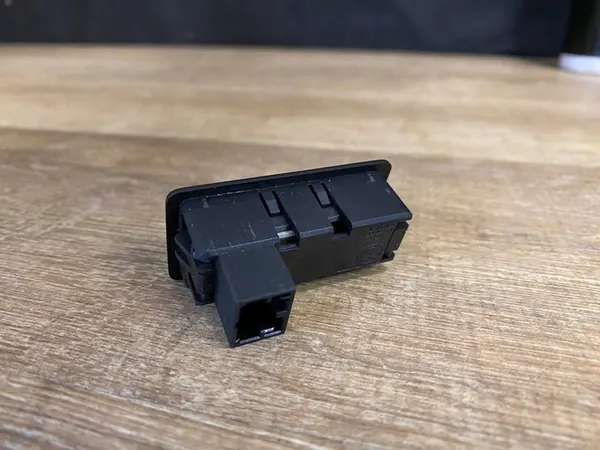 Elektrischer Kofferraum-Schalter Volkswagen OE 3D0959831D 20H image 2