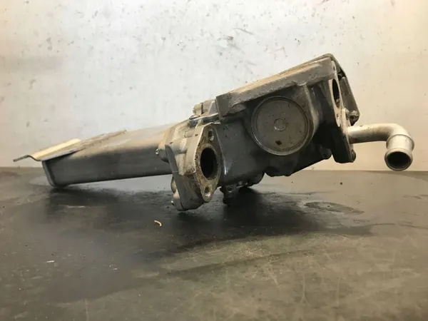 Begagnad EGR-kylare OEM 03L131512BM för VW Transporter image 3