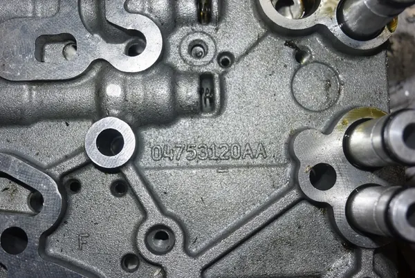 Contrôle hydraulique Mechatronics Jeep 2.4 04753134AA image 6