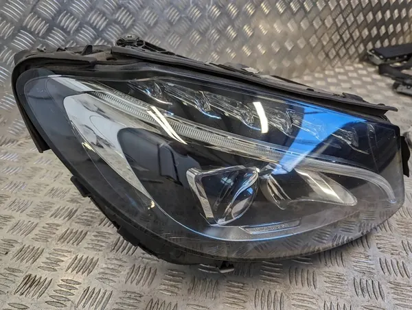 Rechter Full LED Koplamp C-Klasse W205 2014-2018 image 4