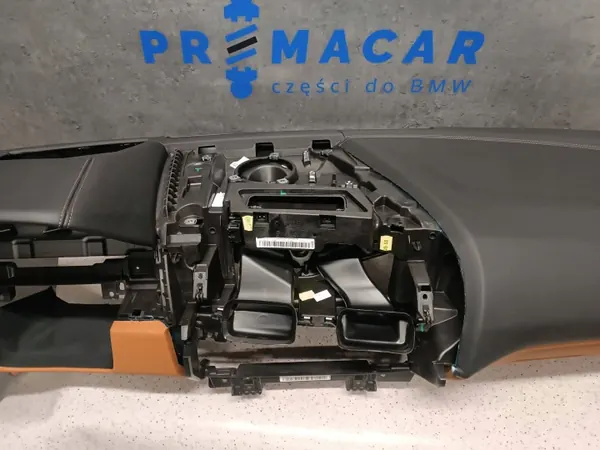 BMW M8 dashboard OEM 6800949 - Gebruikte staat image 5