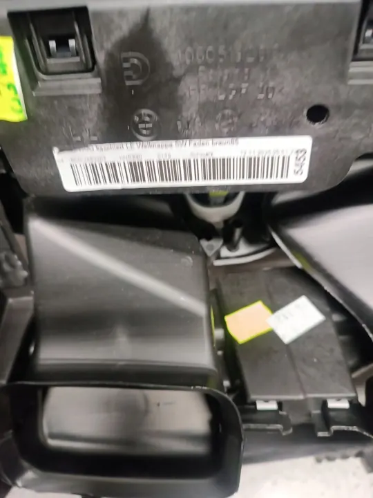 BMW M8 dashboard OEM 6800949 - Gebruikte staat image 7