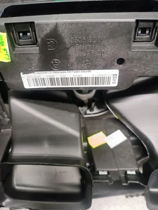 BMW M8 dashboard OEM 6800949 - Gebruikte staat image 8