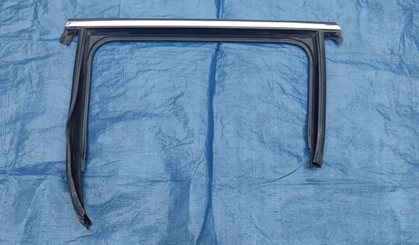 Jeep Compass II Övre Dörrlist Vänster Bak Krom OEM 68776754WEV image 2