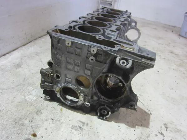 BMW Moottorilohko Alaosa OEM 7585986 2295991 N55B30 image 3