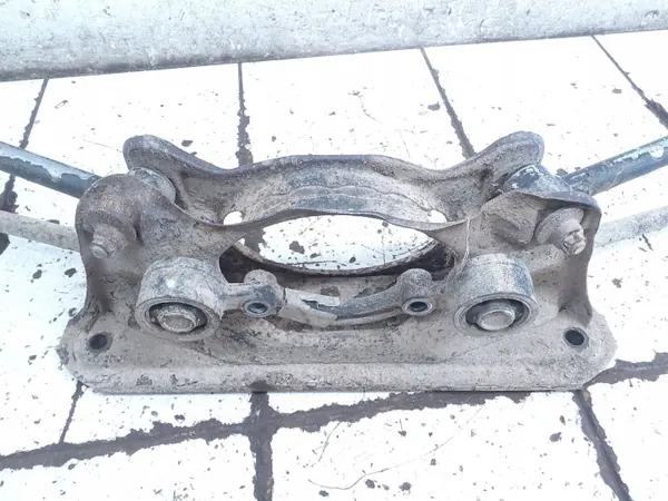 Toyota OE Takajouset OEM ARA342584 RAV4:lle image 4