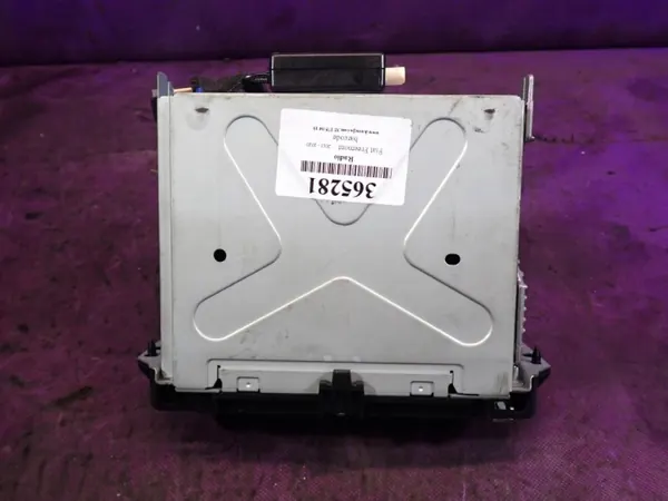 Radio CD Fiat Freemont OEM Zawada-365281- Usado image 5