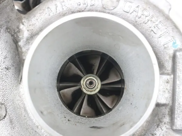 Turbo Garrett H8200347344 image 4