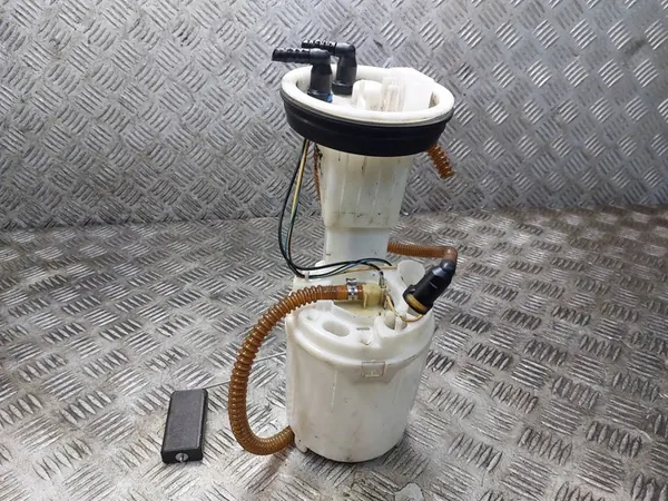 Audi A4 B7 Brandstofpomp 1.8T OE 8E0919051BA image 2