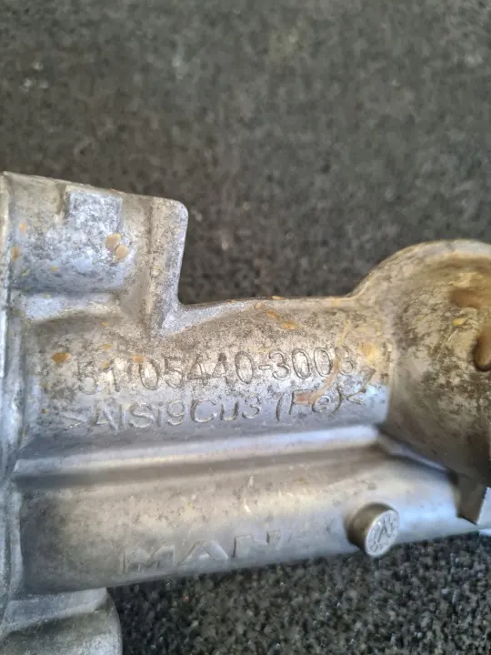 Ölfilterflansch OEM 51054406018 für MAN Lkw image 3