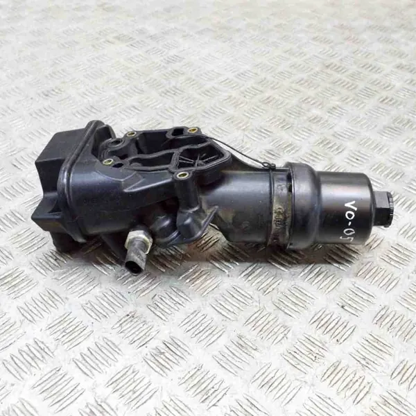 Oljefilterlock VW PASSAT B6 2.0L bensin 2006 06F115397F image 5