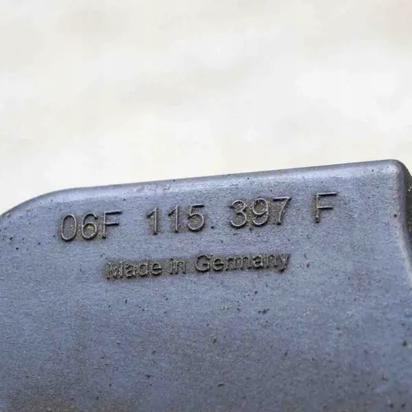 Oljefilterlock VW PASSAT B6 2.0L bensin 2006 06F115397F image 8