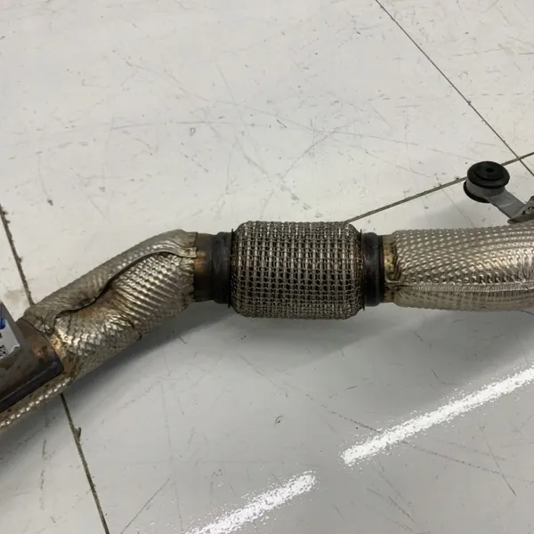 Gebrauchtes Audi OE Auspuffrohr OEM 938855957 image 4