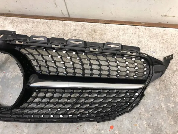 MERCEDES W205 AMG GRILL A2058807406 image 4