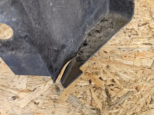 TOYOTA AURIS I 07-12 Front Right Wheel Arch image 3