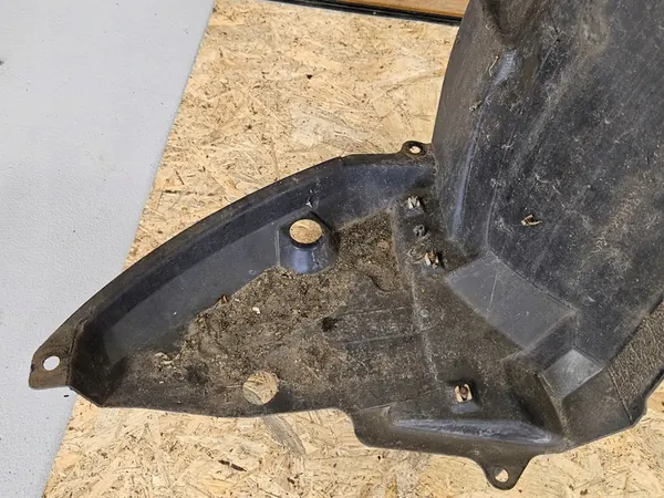 TOYOTA AURIS I 07-12 Front Right Wheel Arch image 4