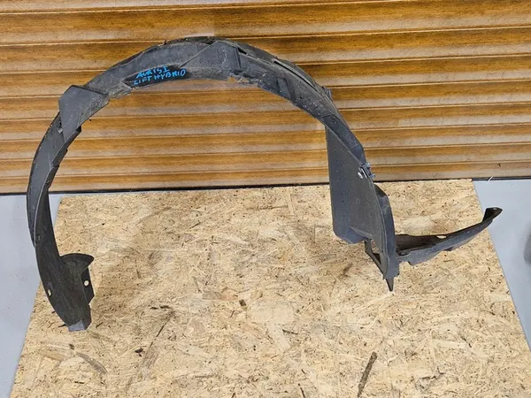 TOYOTA AURIS I 07-12 Front Right Wheel Arch image 7