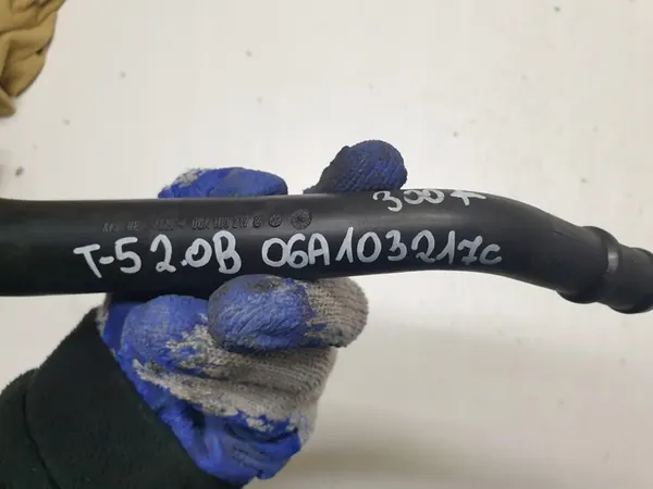 VW T5 2.0 B Entlüftungsschlauch 06A103217C image 4