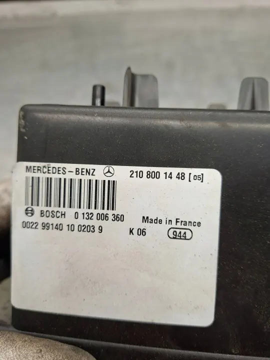Module de verrouillage central Mercedes-Benz OEM 2108001448 image 7