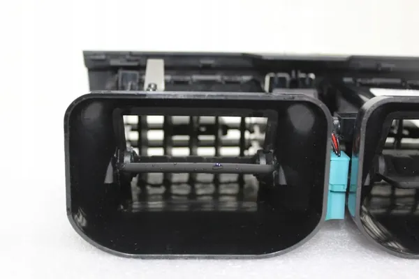 MERCEDES C W204 2.2 CDI 07 SEDAN Center Vent A2048304054 image 10