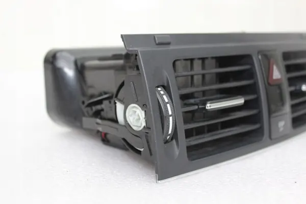 MERCEDES C W204 2.2 CDI 07 SEDAN Center Vent A2048304054 image 4