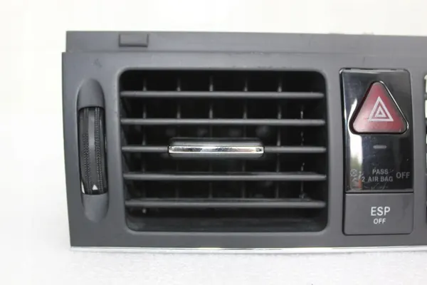 MERCEDES C W204 2.2 CDI 07 SEDAN Center Vent A2048304054 image 5