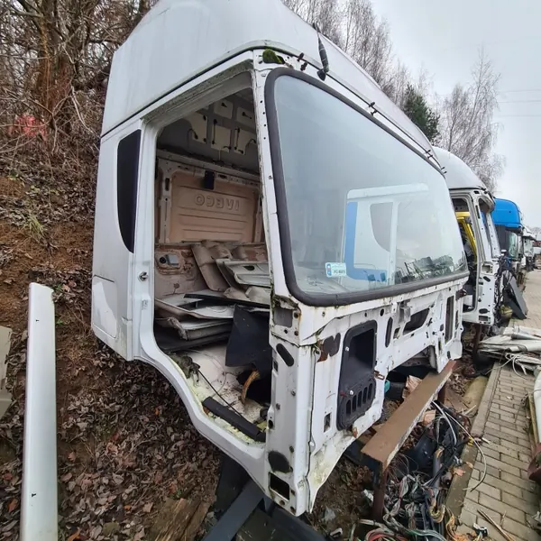 Iveco Stralis Hytkvartspanel - Tak Sidostöd image 2