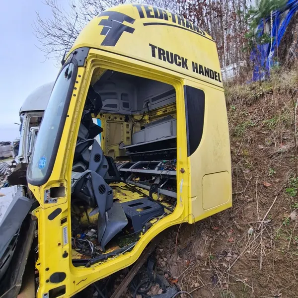 Iveco Stralis Hytkvartspanel - Tak Sidostöd image 3