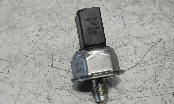 Kraftstoffdrucksensor OEM 7537139 für BMW 3 Coupé image 2