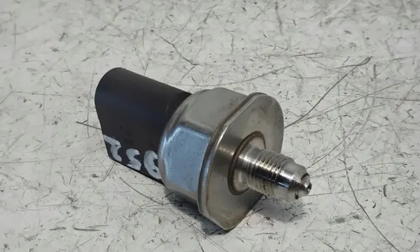 Kraftstoffdrucksensor OEM 7537139 für BMW 3 Coupé image 3