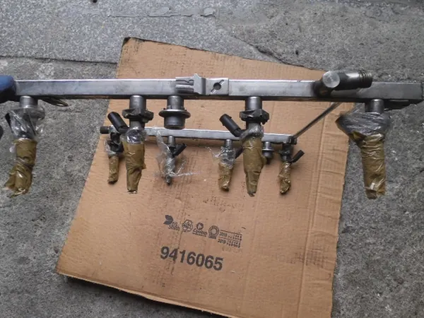 MERCEDES CLASSE S W221 5.5 V8 RAIL DE COMBUSTÍVEL A2730700795 image 2