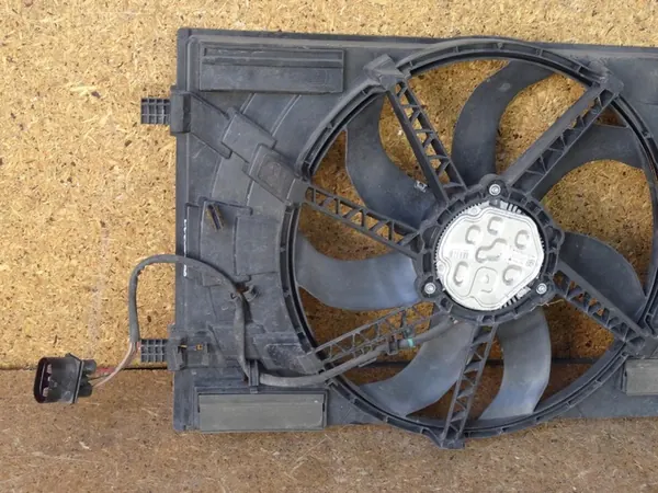 A3 8V GOLF VII OCTAVIA III TDI Fläktkåpa 5Q0121203AA image 2