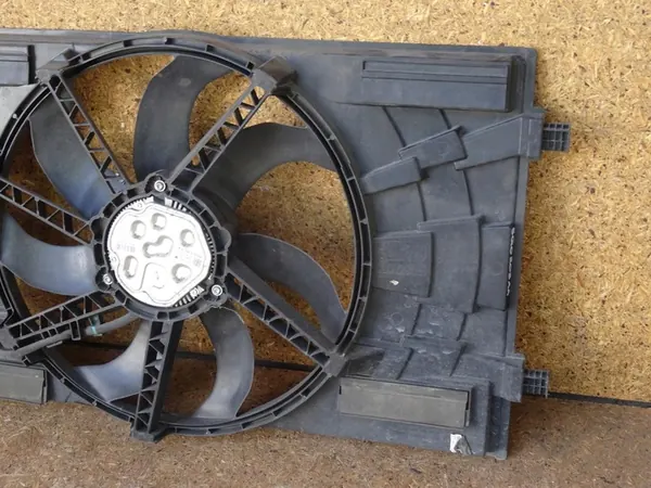 A3 8V GOLF VII OCTAVIA III TDI Fläktkåpa 5Q0121203AA image 3