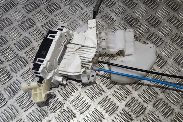 Bakre högra dörrlås MERCEDES-BENZ CLS (C218) A2047302935 image 2