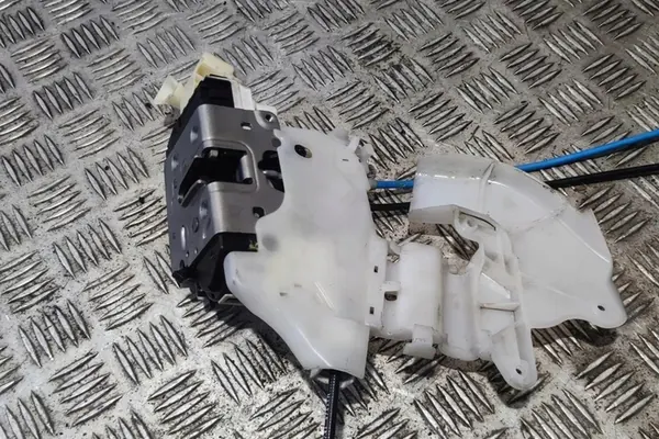 Bakre högra dörrlås MERCEDES-BENZ CLS (C218) A2047302935 image 3