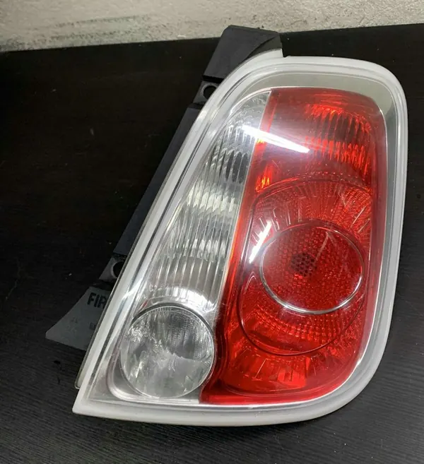 FIAT 500 07-15 Luz Trasera Derecha Original 27040204 51787493 image 3