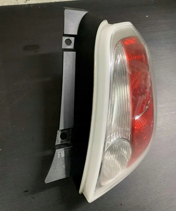 FIAT 500 07-15 Luz Trasera Derecha Original 27040204 51787493 image 4