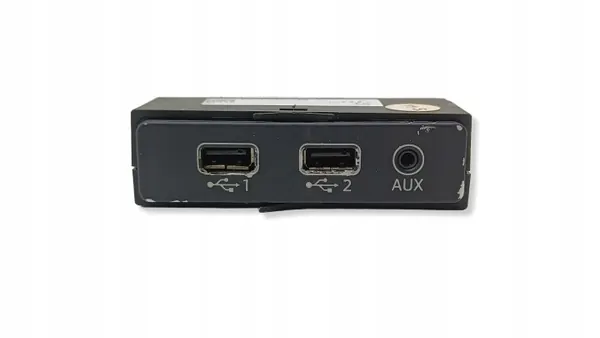Audi USB-pistorasia OEM 8W0035736 A4/S4 B9:lle image 3